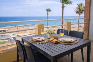 Apartamento familiar con piscina frente al mar en La Ràpita, Delicies Mar