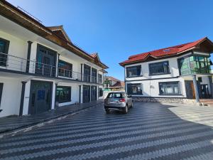 Hotel Riverwood Kokernag