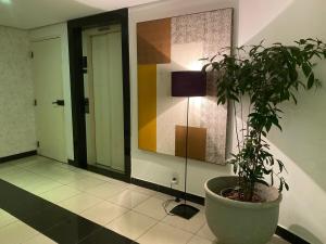 Apartamento próximo ao Metro Higienópolis, Av Paulista com estacionamento