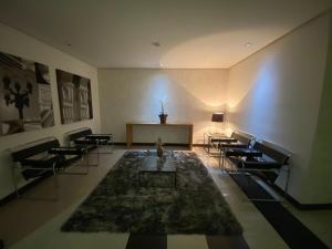 Apartamento próximo ao Metro Higienópolis, Av Paulista com estacionamento