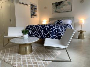 Promenade Studio With Free Parking!