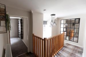 Spacious North Wales Escape with Hot Tub & Beautiful Valley Views