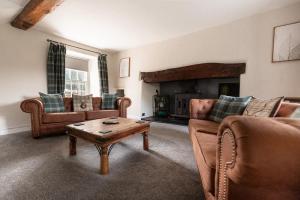 Spacious North Wales Escape with Hot Tub & Beautiful Valley Views