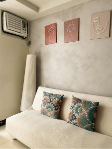 1-Bedroom Unit Manhattan Heights Araneta Cuabo with Balcony