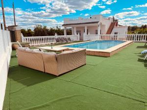 Villa Amparín - BBQ - POOL 3 habitaciones hasta 8 personas