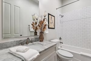 Elegant Renovated Escape Close to French Quarter
