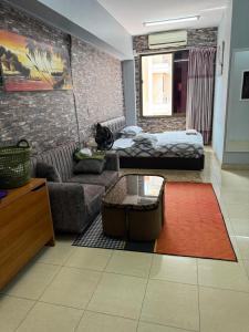 Oyster Cliff Studio Apartment