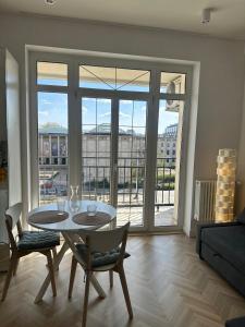 Smolna Terrace Studio & City Center Apartments