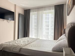 Alezzi Fancy by the Beach Pool and Spa