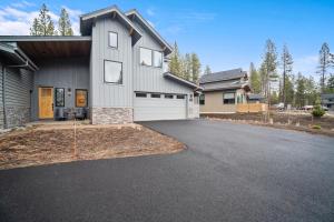 18136-1 Forestbrook Loop
