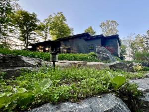 DAX HOUSE Stunning Mont-Tremblant Getaway Retreat