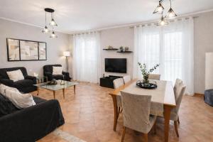 ANGELOS RESIDENCE - Spacious Holiday House in Rhodes - Families & Groups