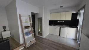Studio élégant en résidence sécurisée parking inclus