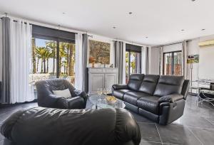 Villa Face a La Mer à Antibes