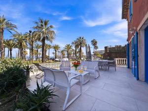 Villa Face a La Mer à Antibes