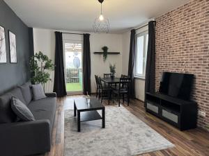 2BR, terrace, free parking