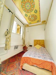 luxurious and quiet apartment
