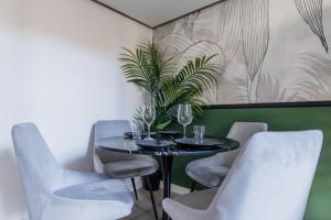 Cozy Pastel & Botanical Mezzanine Studios