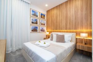 Dluxx 5BR w Game Room Pool Near Parks 10526