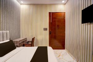 Hotel O Galaxy Rooms