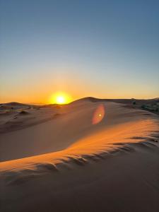 Welcoming Saharra luxury camp