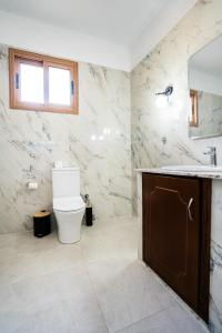Casa Alba Modern Boho Villa with private Pool near to Sea, Paphos