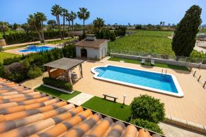 Summer Oasis Retreat Villa by Fidalsa
