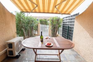 Résidence avec parking et piscine, à 5 minutes de la plage LA