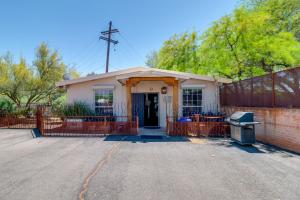 Private Courtyard & Swim Spa Access in Tucson