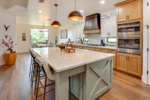 1 Mi to Boat Ramp! Lake Placid Home with Dock