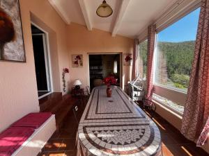 Villa Rhea - piscine -vue panoramique mer et foret
