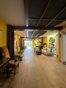El Encanto Inn & Suites