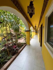 El Encanto Inn & Suites