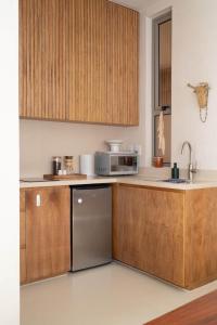 Chic Studio wrestaurant, yoga, coworking areas