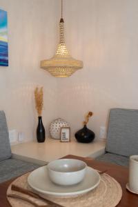 Chic Studio wrestaurant, yoga, coworking areas