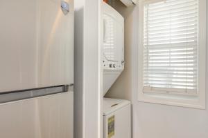 Myrtle Beach Condo with Pool Access 5 Mi to Ocean