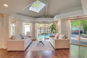 1 Mi to OU! Group Getaway w Game Room, Pool