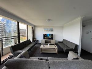 Lakefront Panorama – Classic