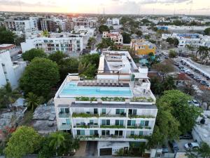 Seaview Roof Pool and Hammock 3 Blocks from Beach