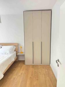 City Apartment with balcony