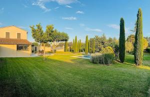 Luberon Beautiful Villa Pool and Serenity
