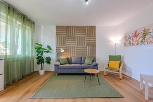 3 Rooms, 15 minuti da Malpensa, Parking, Self check in