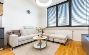 Modern City View Apt - Proxenta Tower