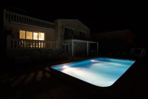 Villa Sumer with fabulous sea views and large pool