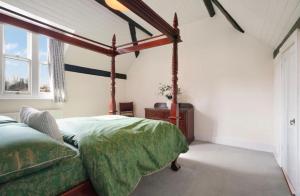 This Unique grade 2 listed 10 Mins away from Wembley Arena
