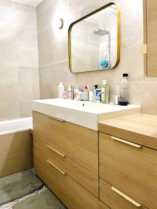 Grande chambre privée confortable aux portes de Paris