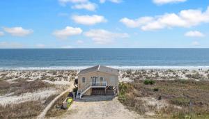 Oceanfront, pet friendly, fenced yard
