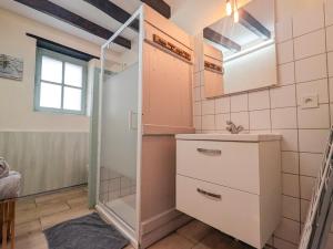 Maison en Berry avec Garage et Tout Inclus - FR-1-591-366