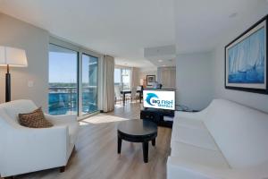 New Direct Ocean and City Views, Corner Suite,Nice