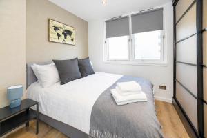 Near Portobello Market W11 2BR Roof Terrace